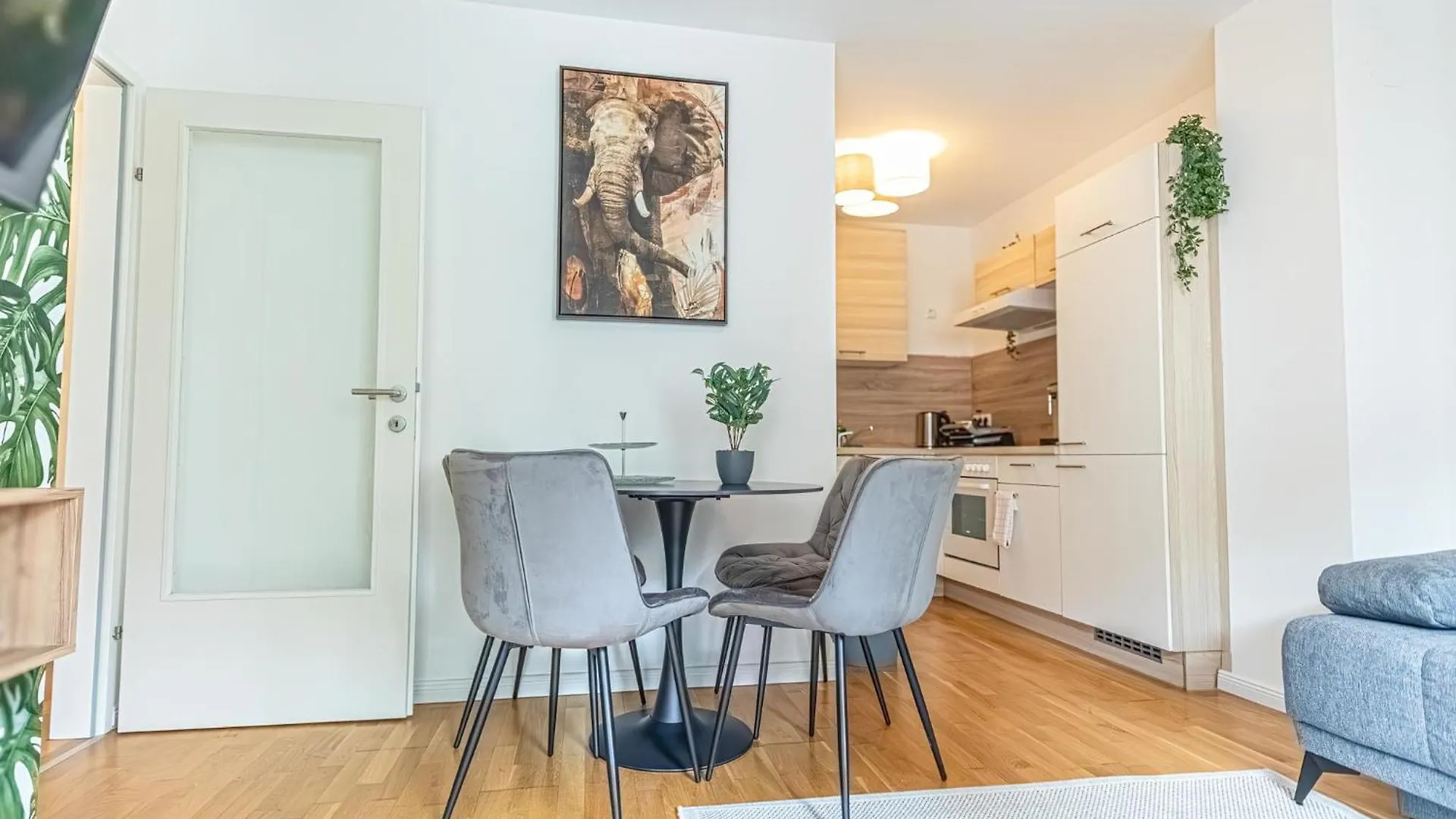 Apartment Sweet 1Br & 1Lr With Balcony, 9-Min To City Center Vienna