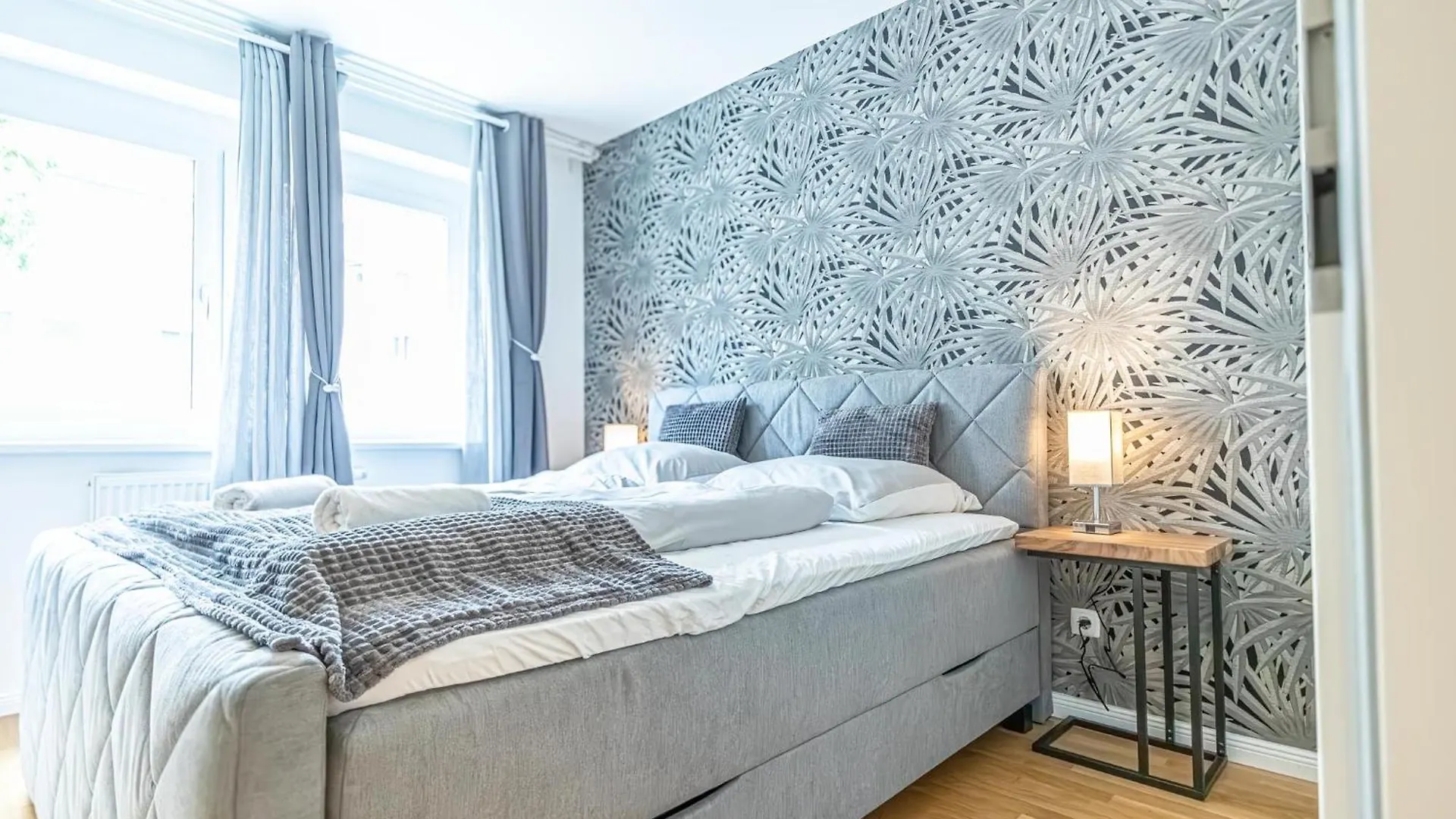 Sweet 1Br & 1Lr With Balcony, 9-Min To City Center Viena