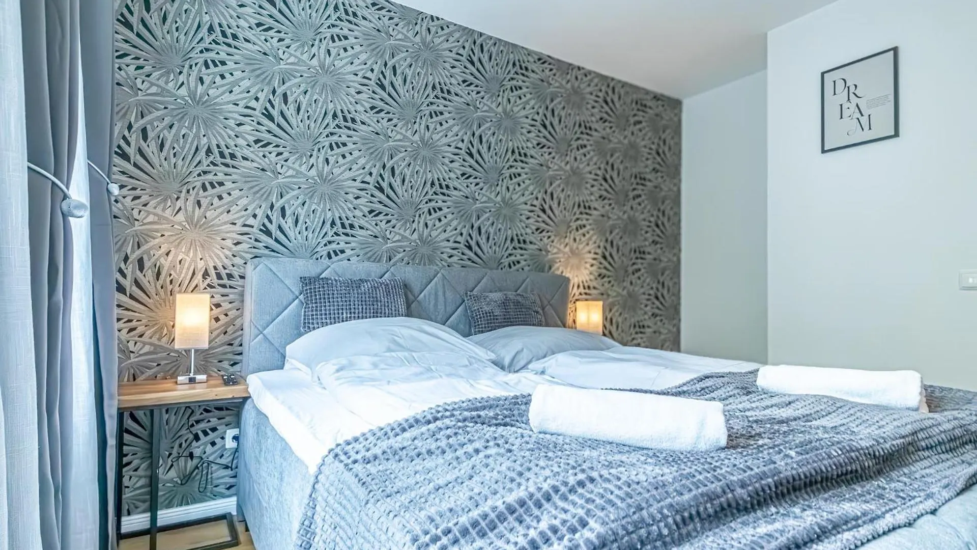 Sweet 1Br & 1Lr With Balcony, 9-Min To City Center Viena Apartament