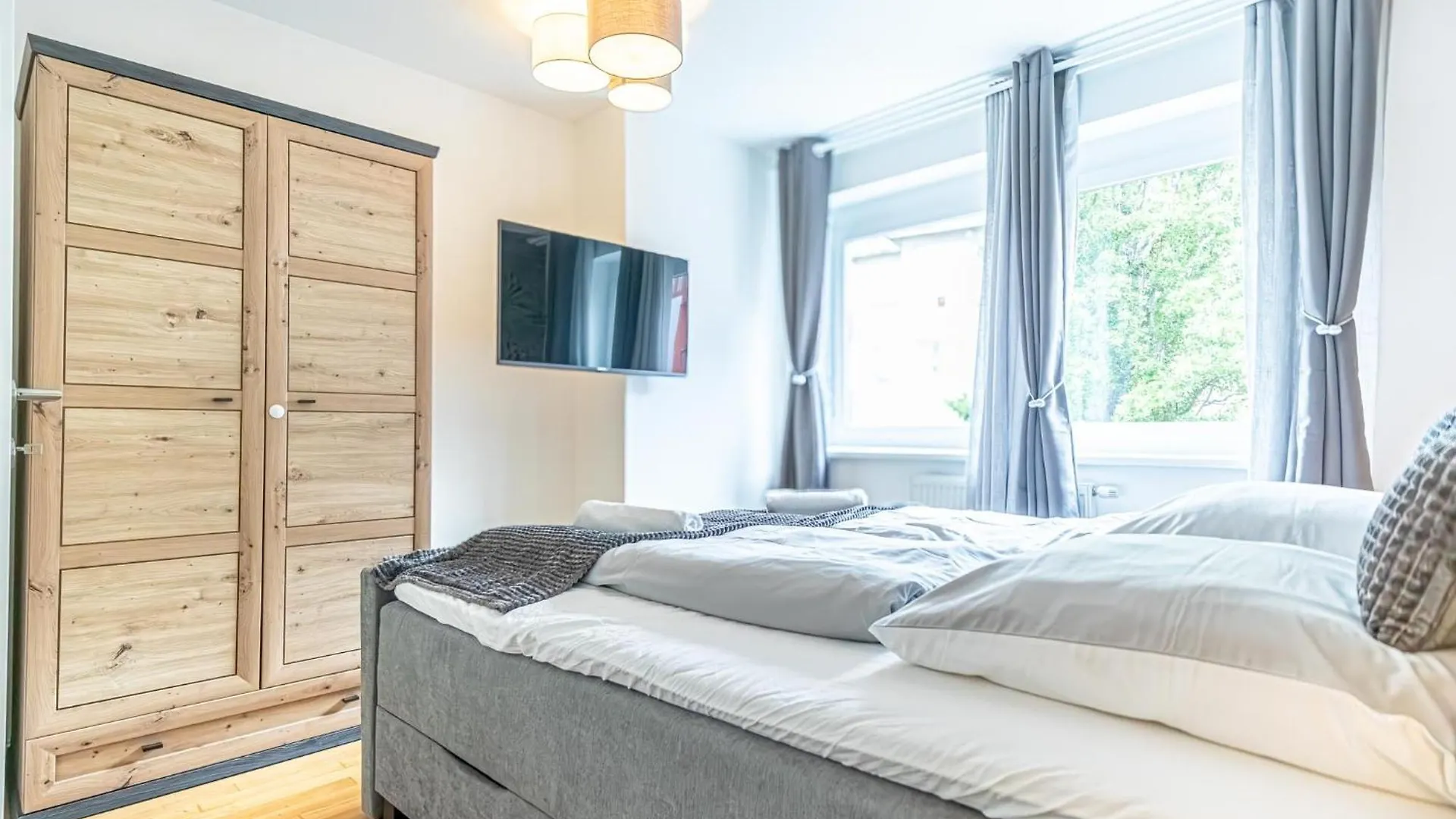 Sweet 1Br & 1Lr With Balcony, 9-Min To City Center Viena Austria