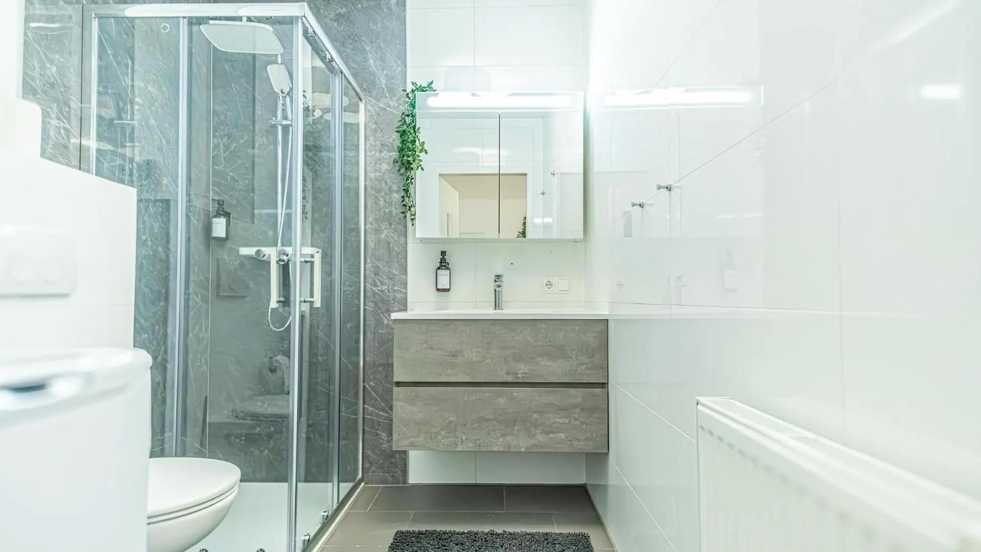 Sweet 1Br & 1Lr With Balcony, 9-Min To City Center Viena Apartament